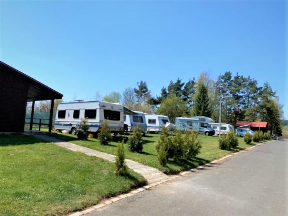 Готель Camping La Provence Velka Hledsebe Екстер'єр фото